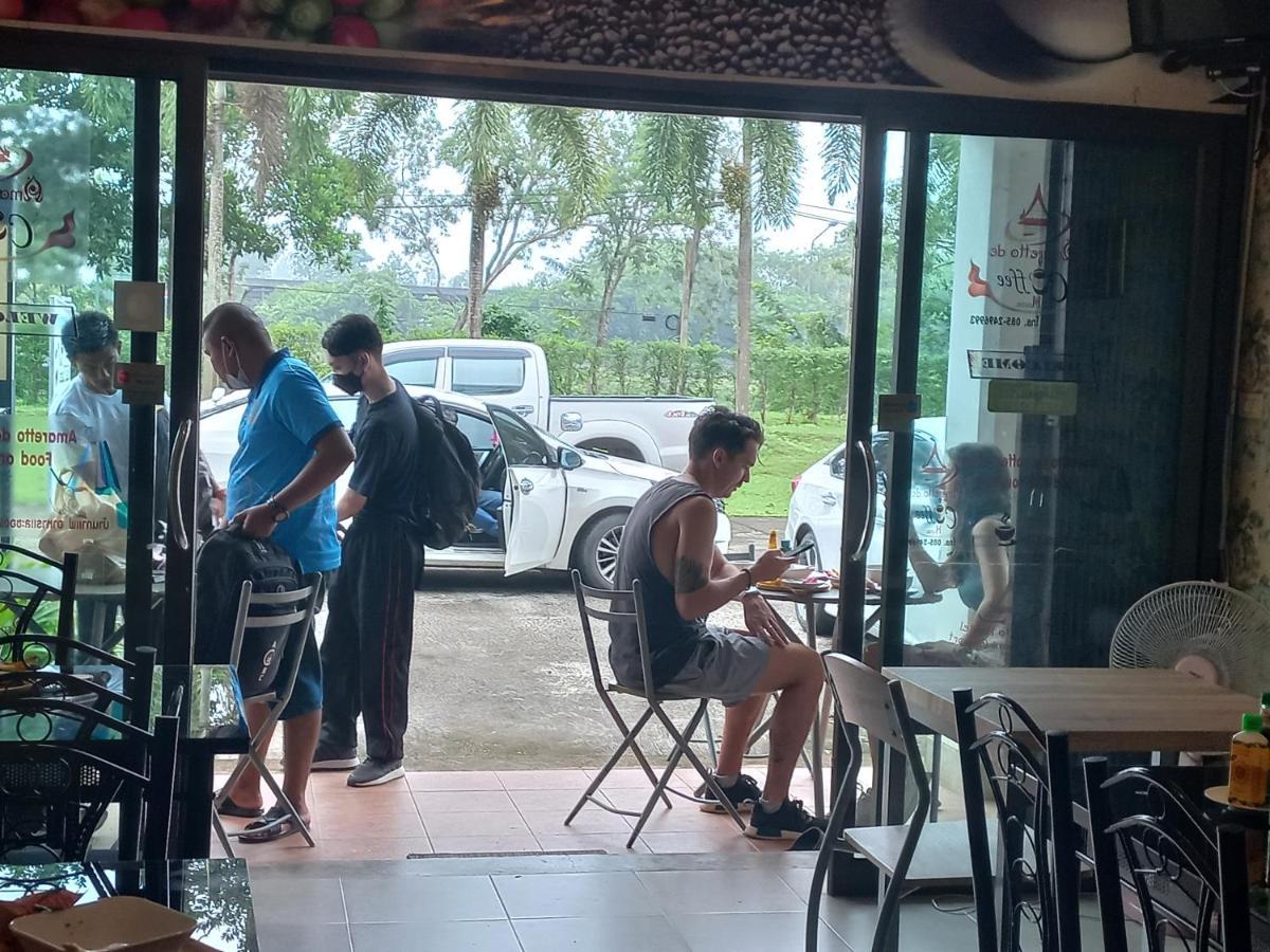 Amaretto Hostel Surat Thani Exterior foto