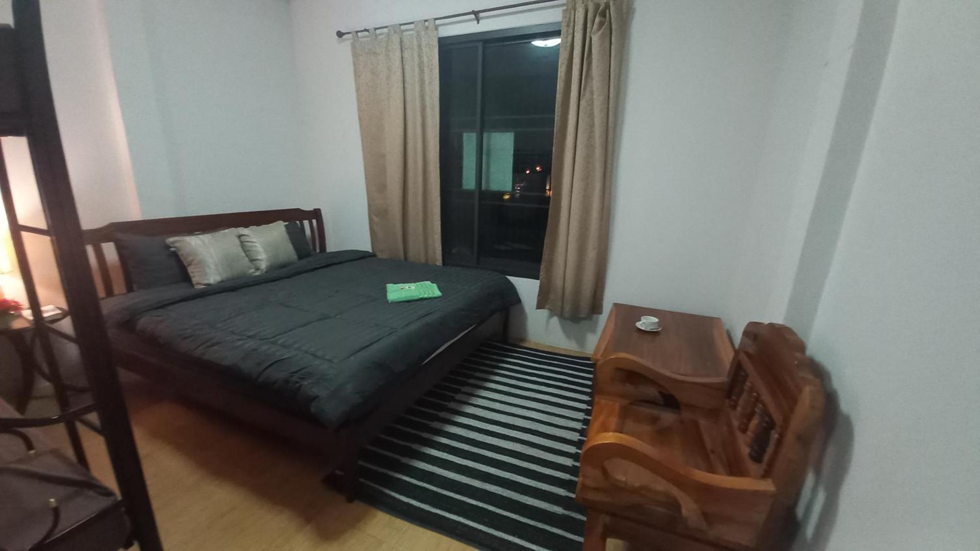 Amaretto Hostel Surat Thani Exterior foto