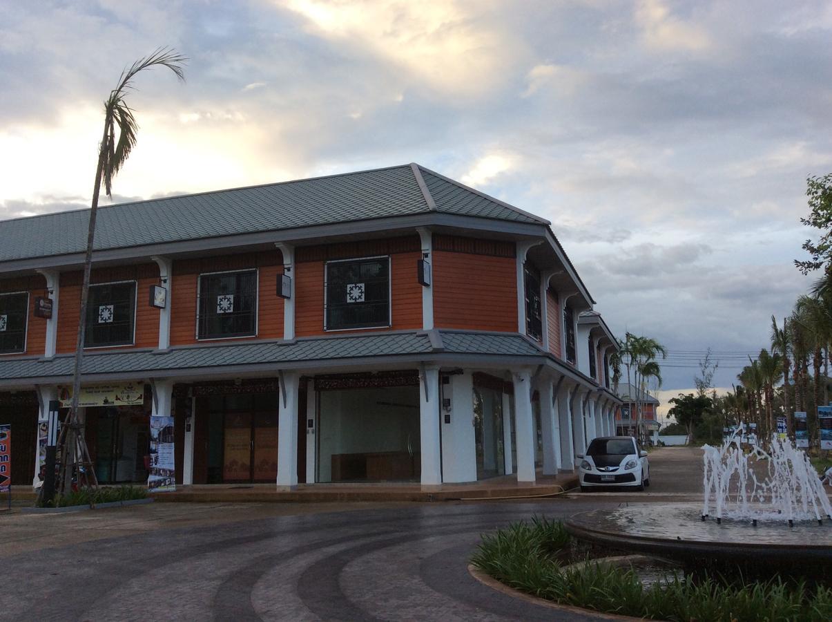 Amaretto Hostel Surat Thani Exterior foto